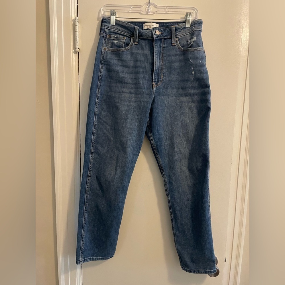 Abercrombie and Fitch The Mom High Rise Jean Size 27